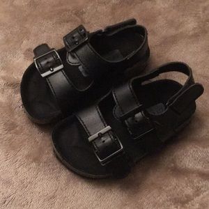 Black unisex sandals